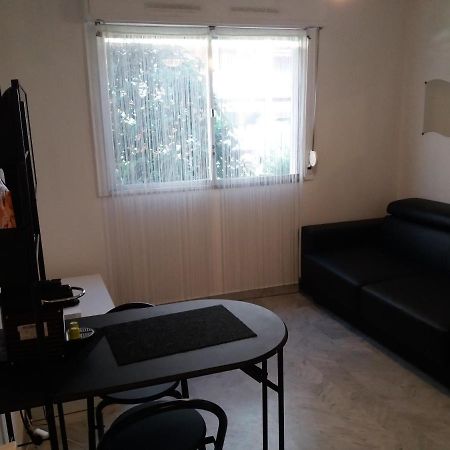 Studio Bord De Mer Nice Ouest Apartment Exterior foto