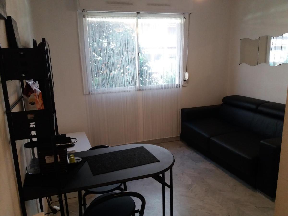 Studio Bord De Mer Nice Ouest Apartment Exterior foto