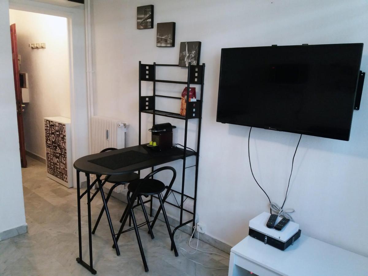 Studio Bord De Mer Nice Ouest Apartment Exterior foto